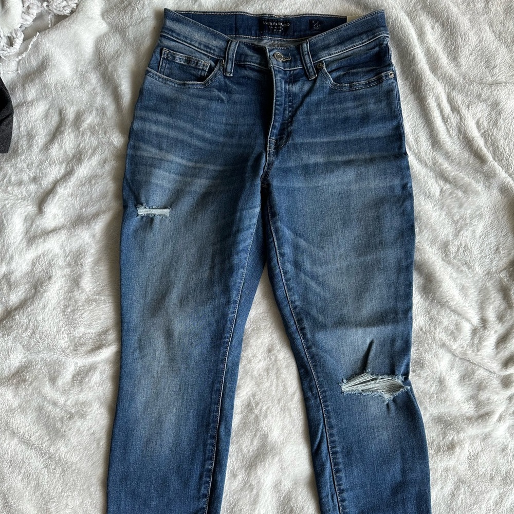 Lucky brand distressed jeans. NWT.